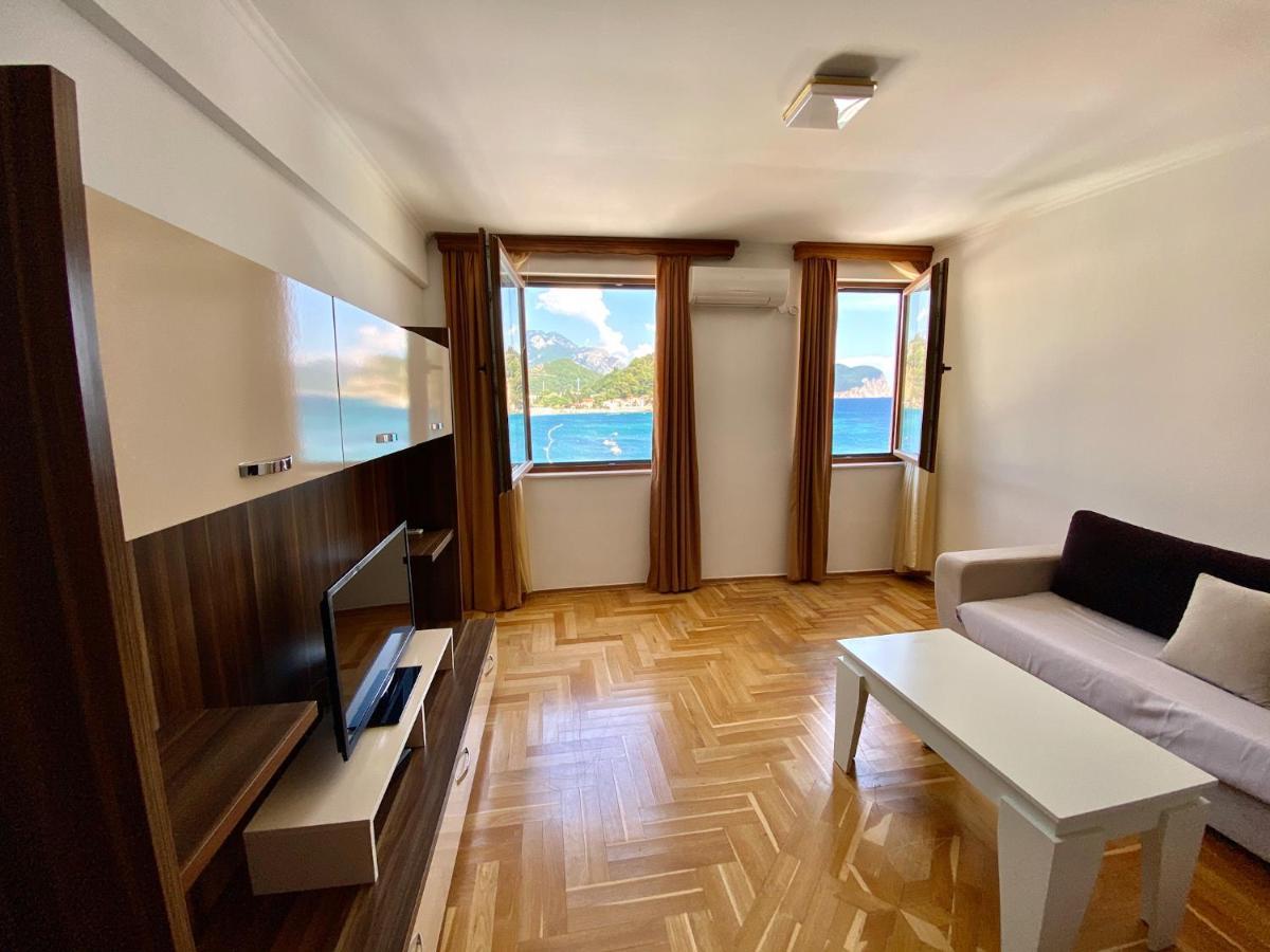 Apartments First Line Petrovac Exteriér fotografie