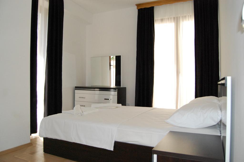 Apartments First Line Petrovac Pokoj fotografie