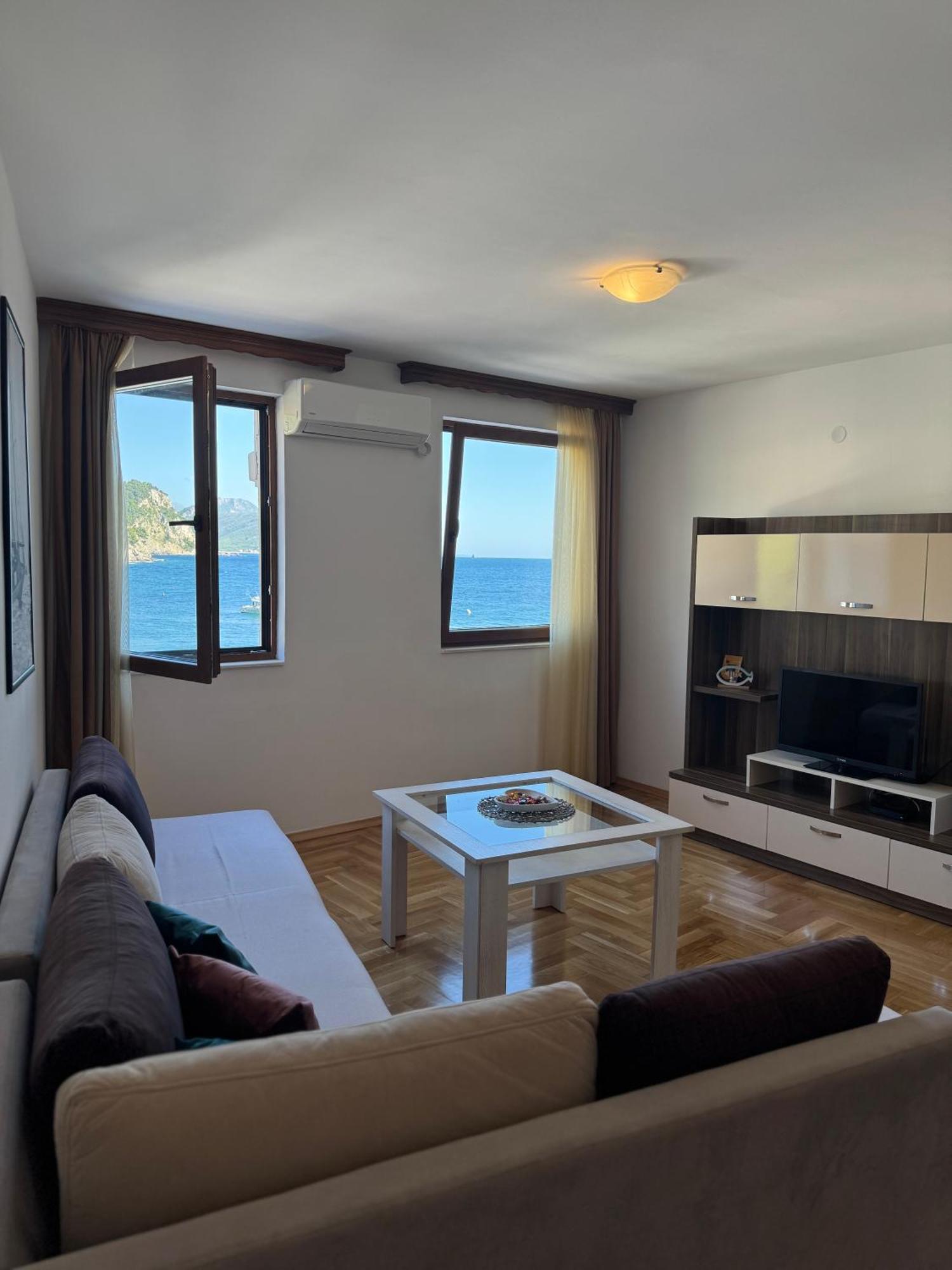 Apartments First Line Petrovac Exteriér fotografie