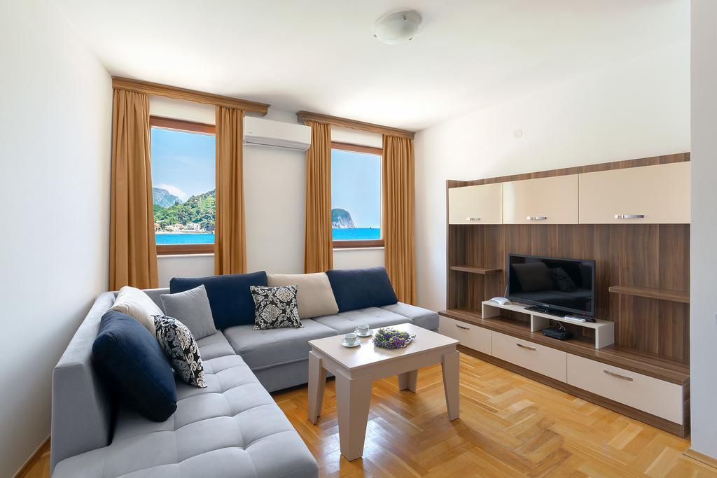 Apartments First Line Petrovac Exteriér fotografie